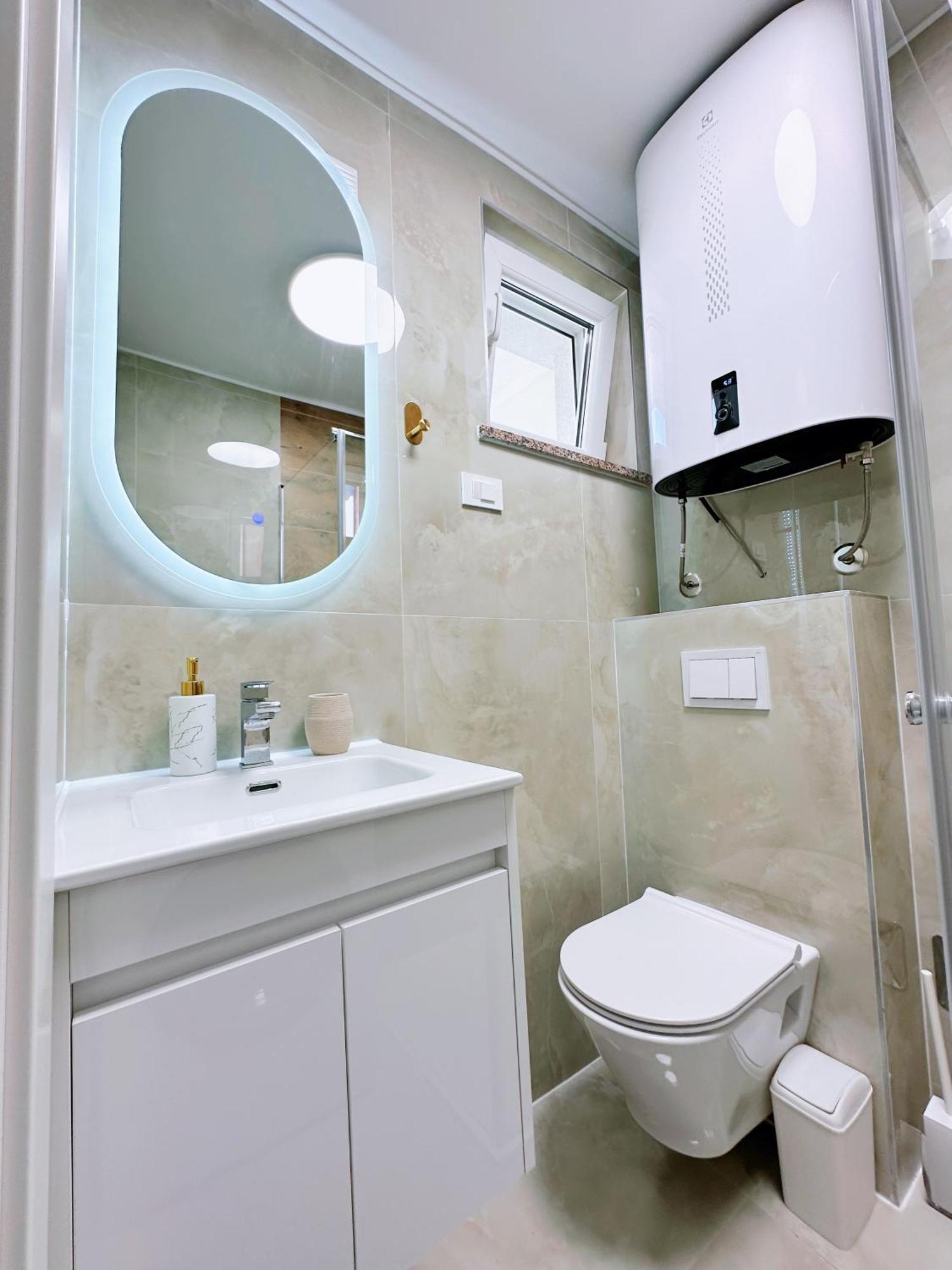 Luxury Apartment Ames غييكا المظهر الخارجي الصورة